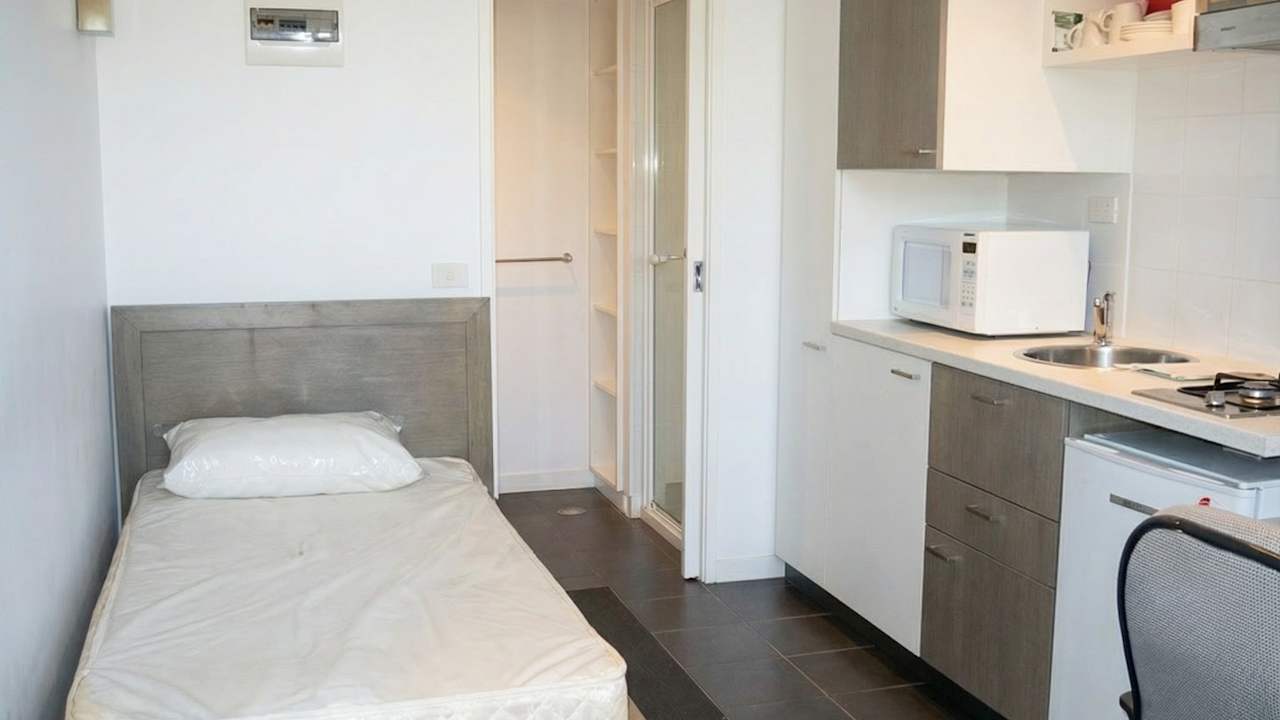 Room studio flat for rent