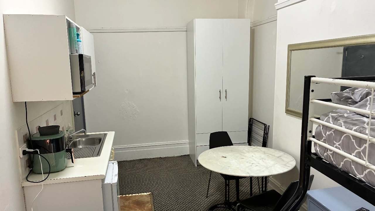 Furnished room studio flat for rent