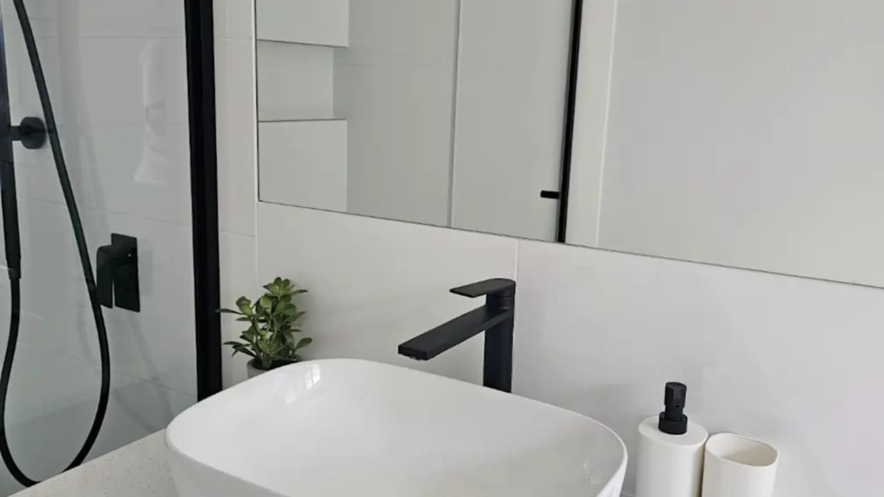 Room with ensuite in a share house