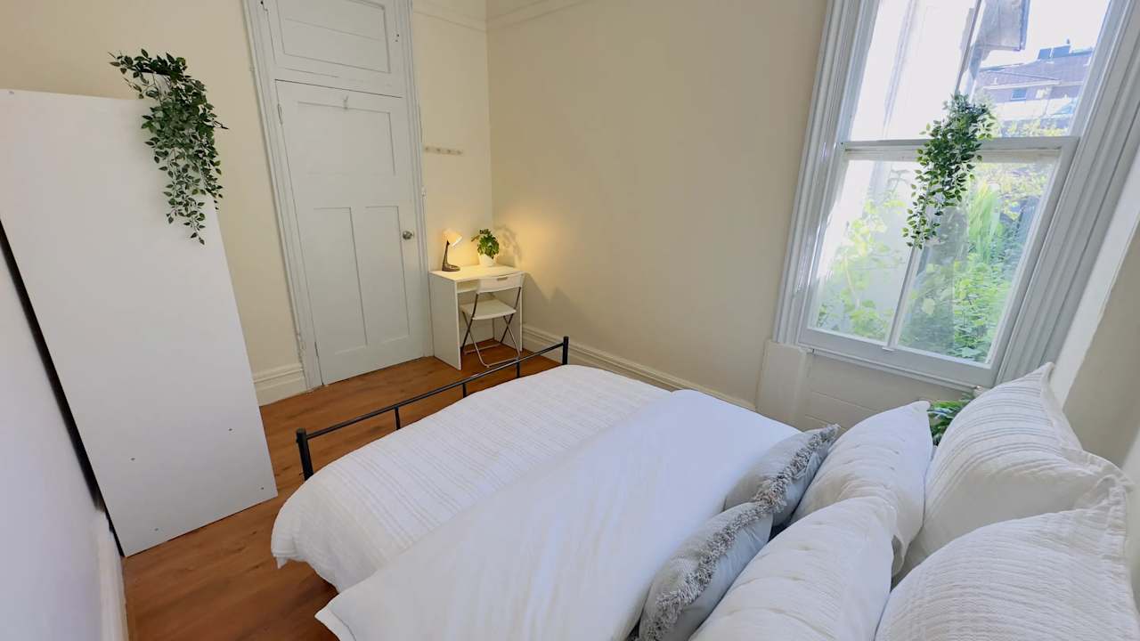 Furnished room in a share house