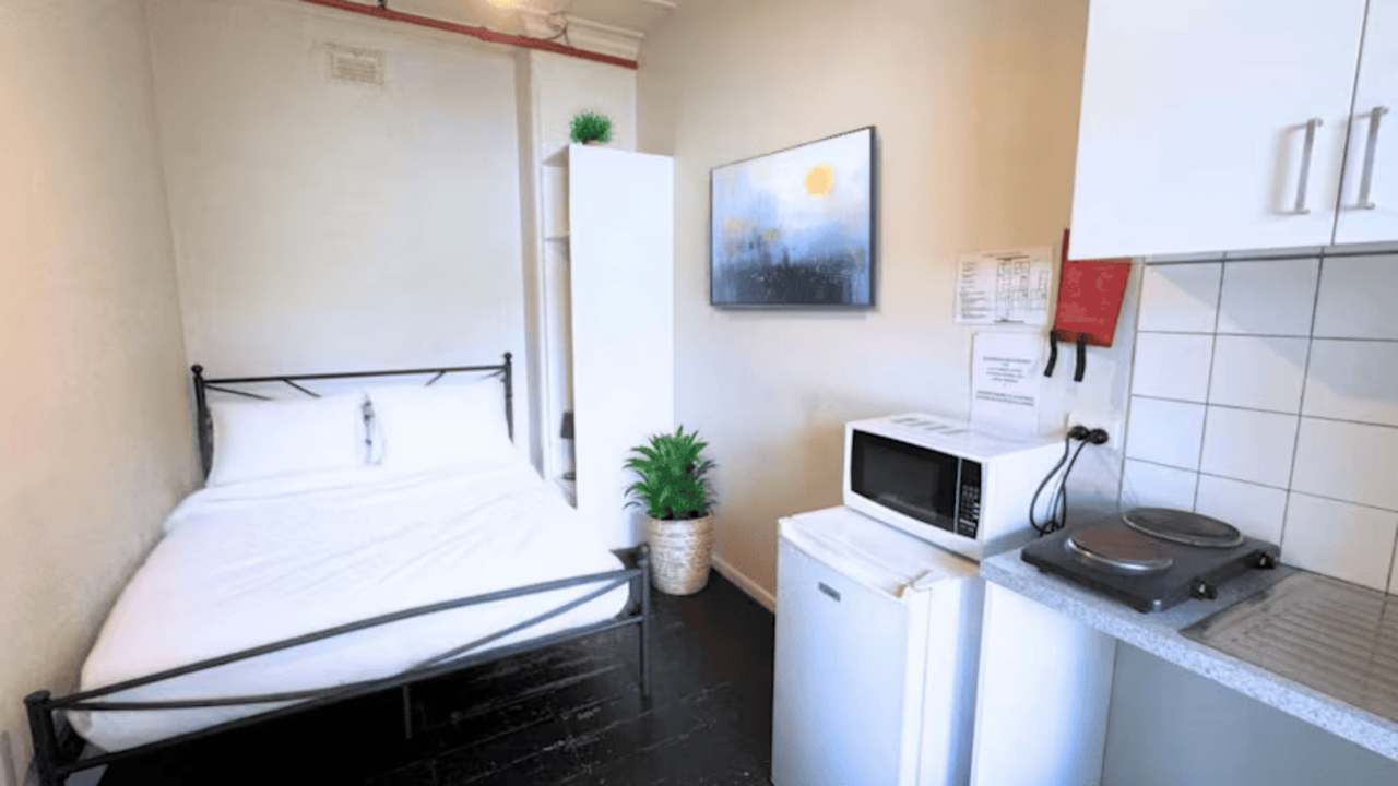 Furnished room in a share house