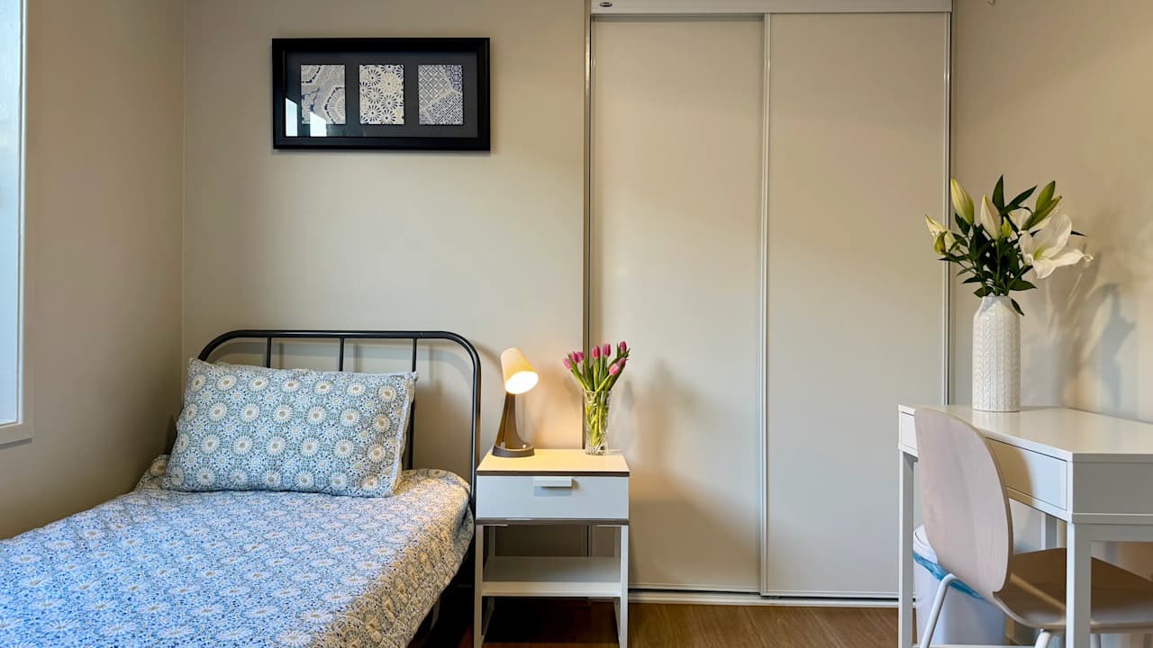 Furnished room in a share house