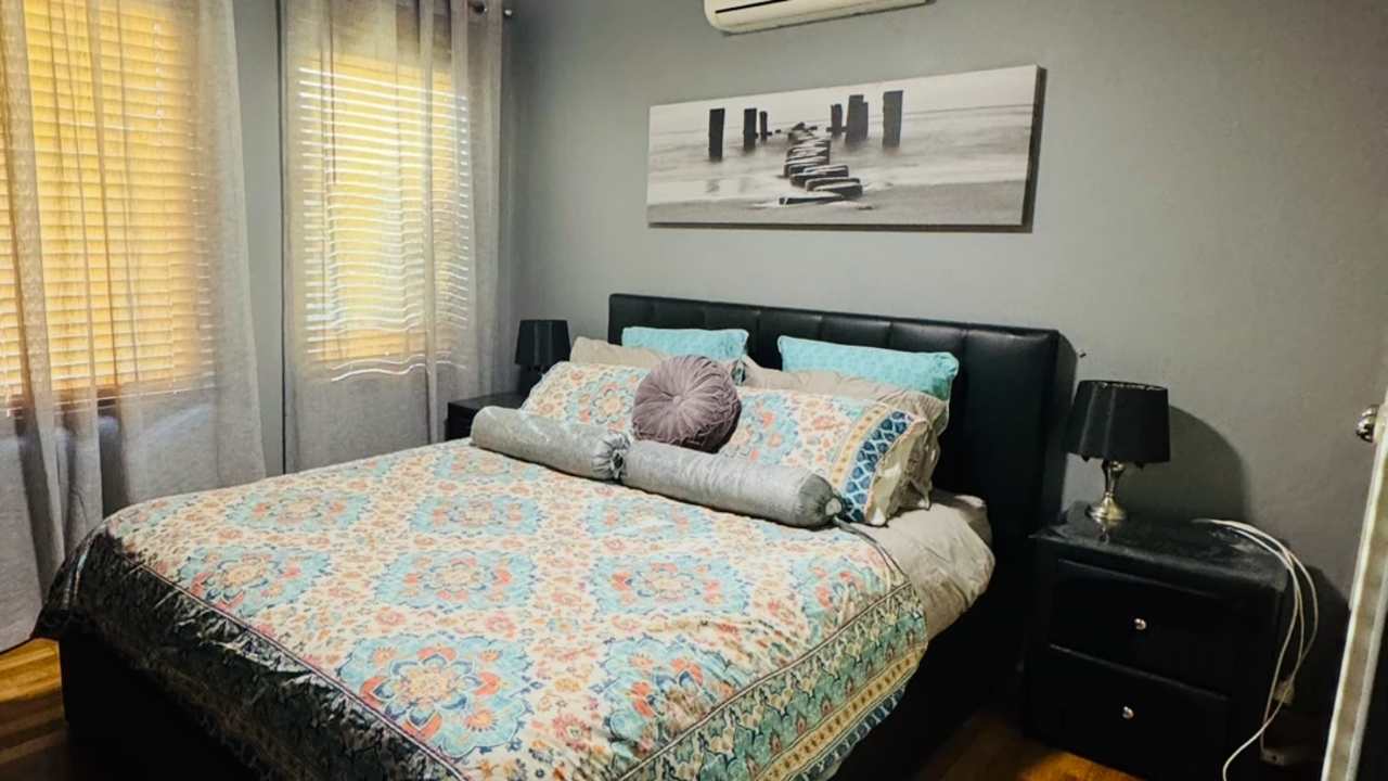 Furnished room in a share house