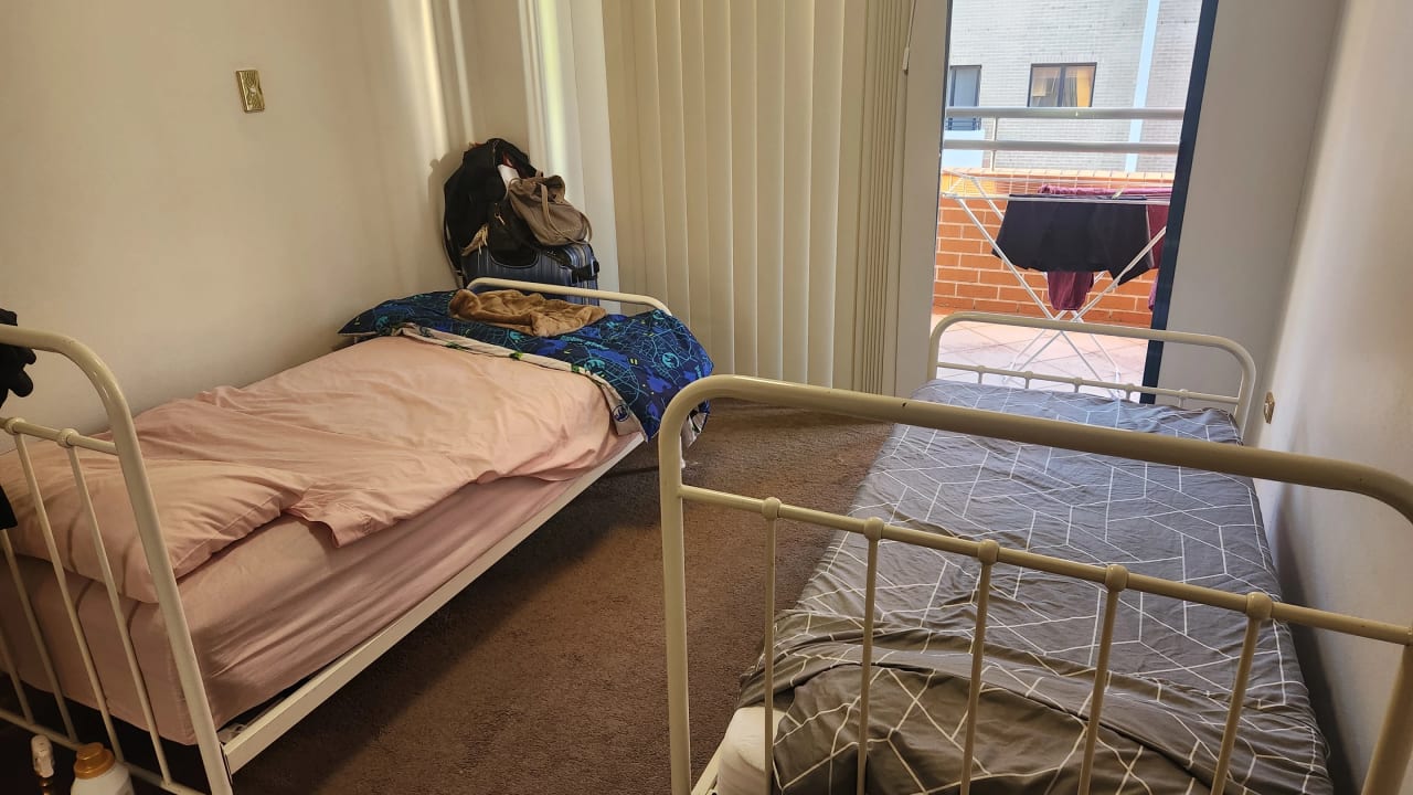 Furnished room in a flatshare