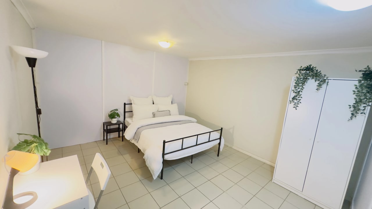 Furnished room in a flatshare