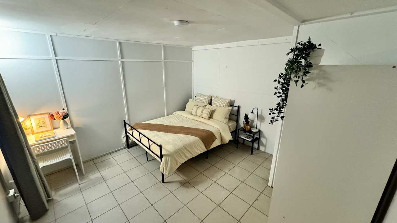 Furnished room in a share house