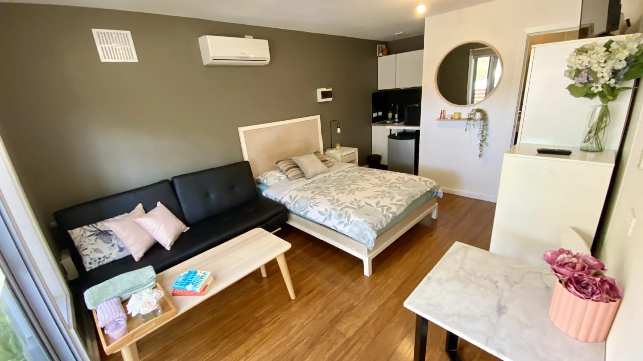 Furnished room studio flat for rent