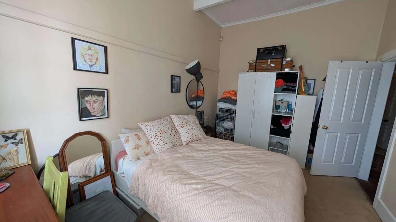 Furnished room in a share house