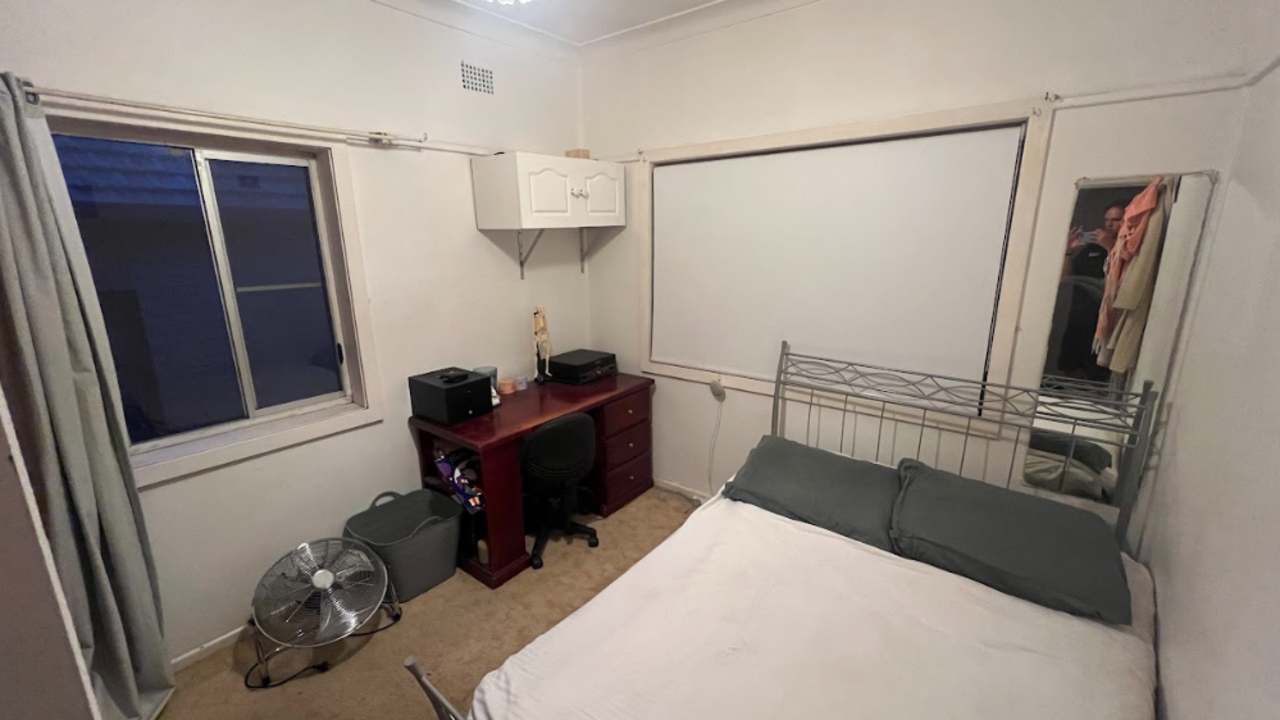 Unfurnished room in a share house