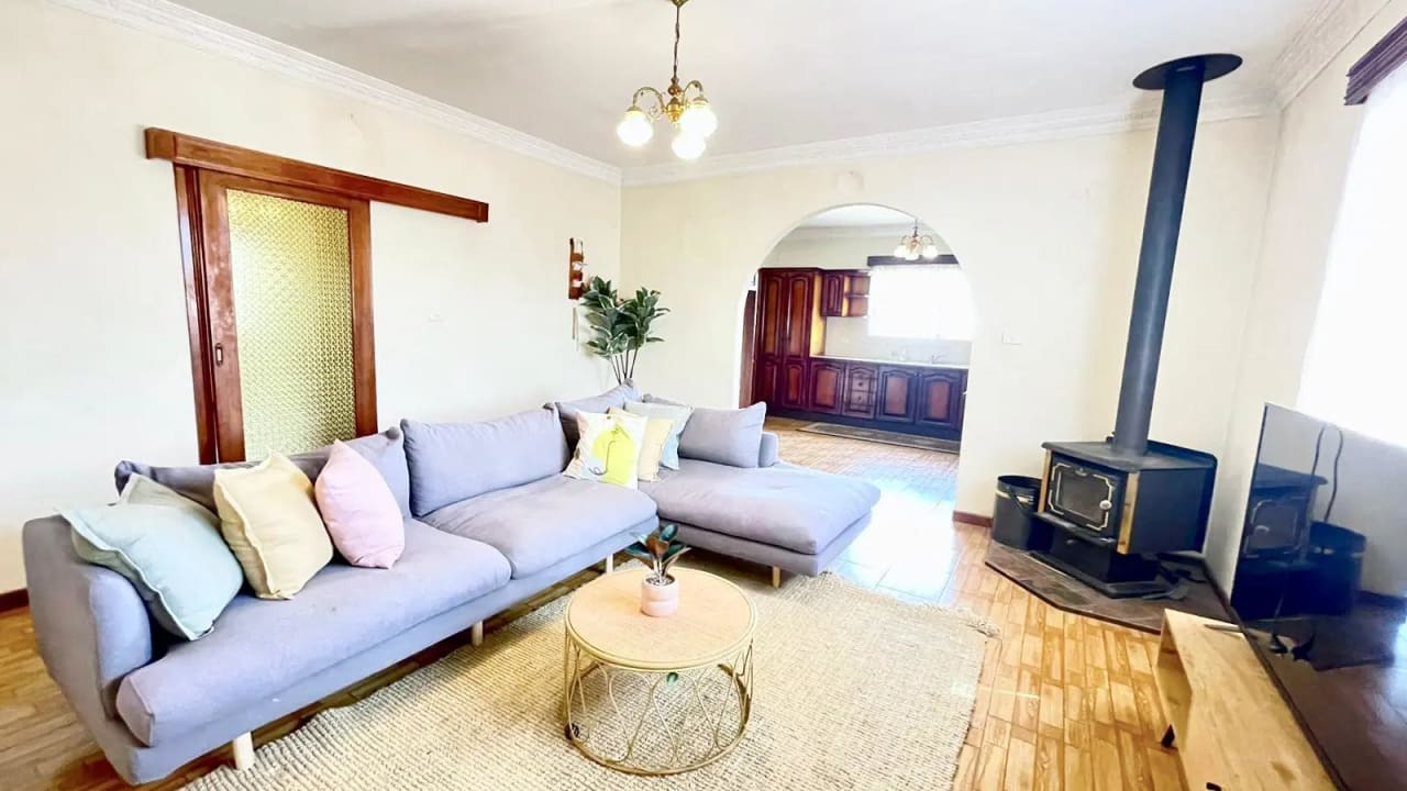 Room in a share house