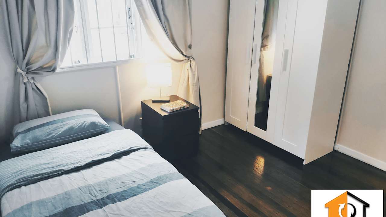 Furnished room in a share house