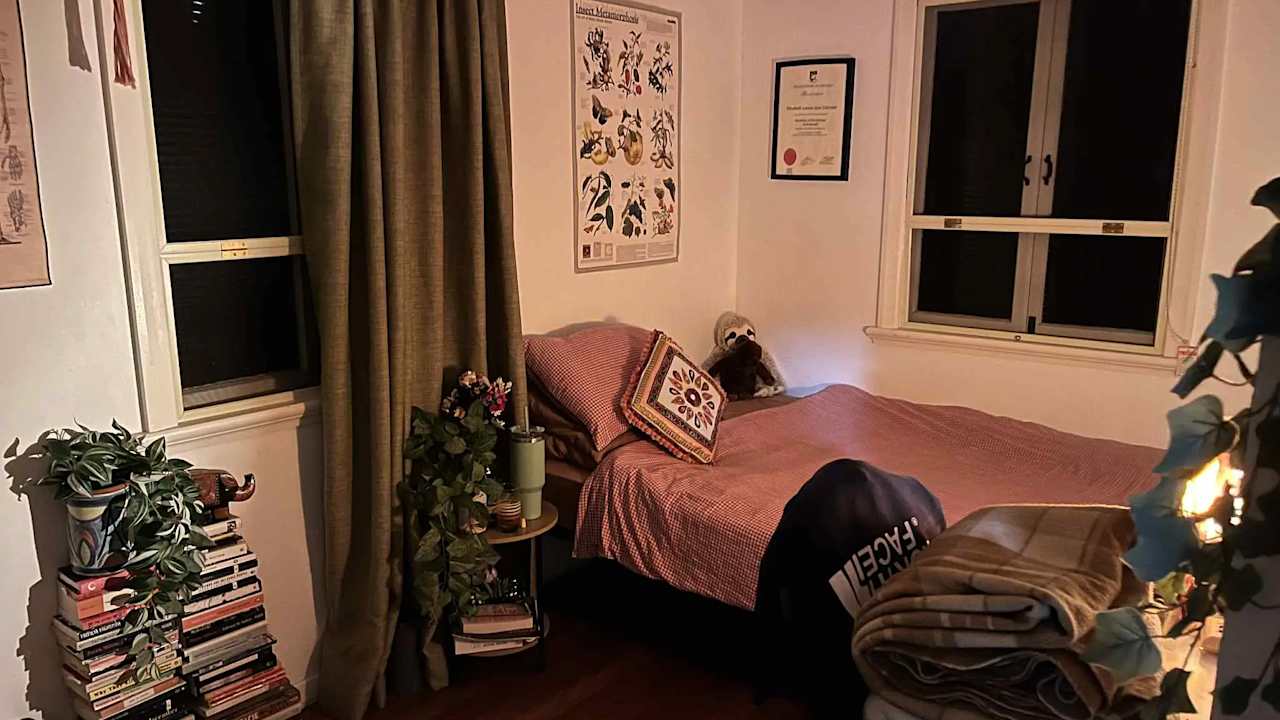 Unfurnished room in a share house