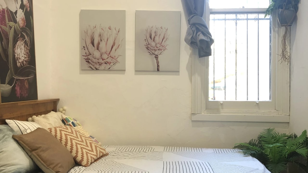 Furnished room in a share house