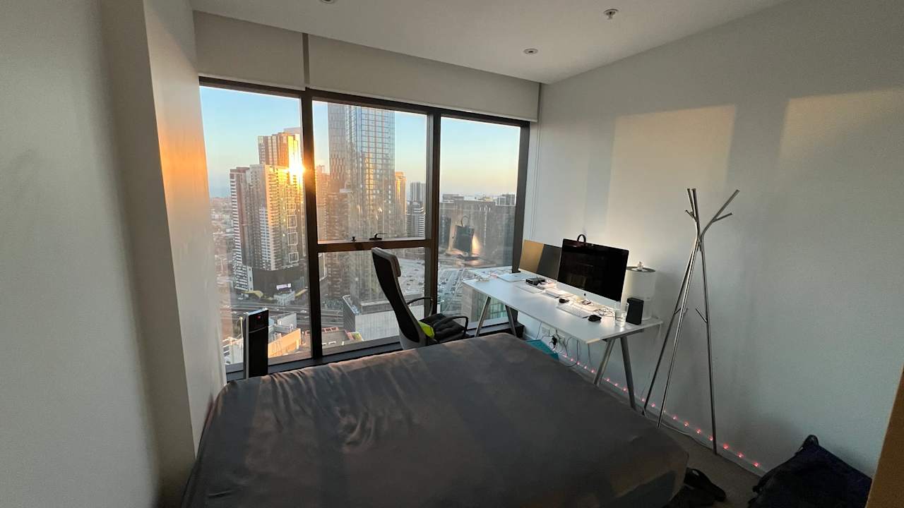 Furnished room in a flatshare