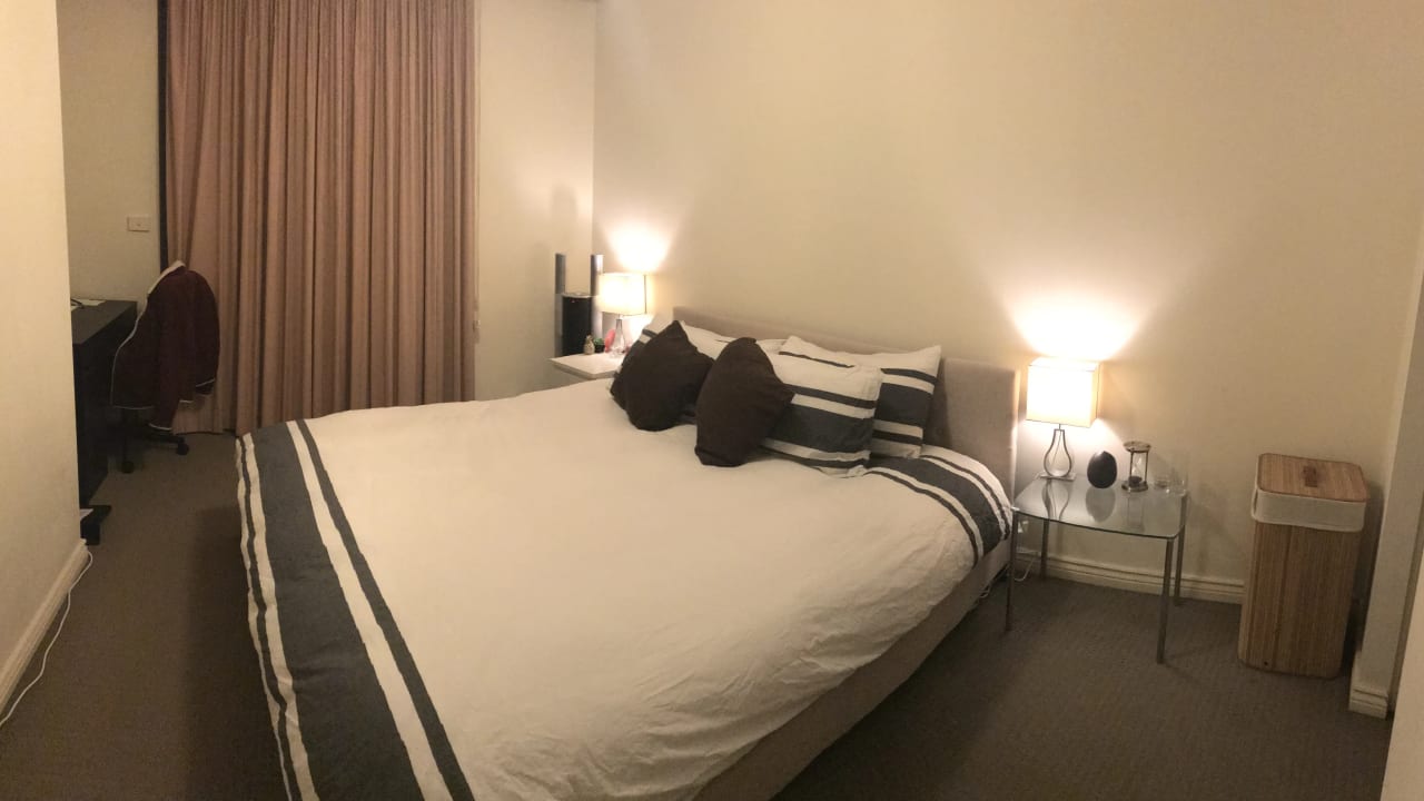 Furnished room with ensuite in a flatshare