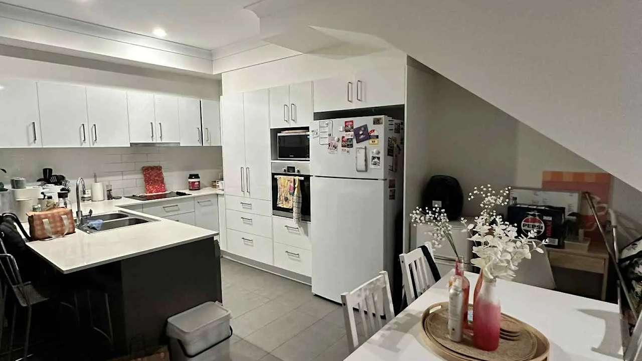 Unfurnished room in a share house