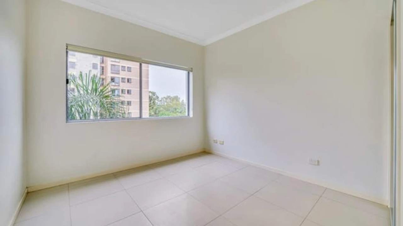 Unfurnished room with own bathroom