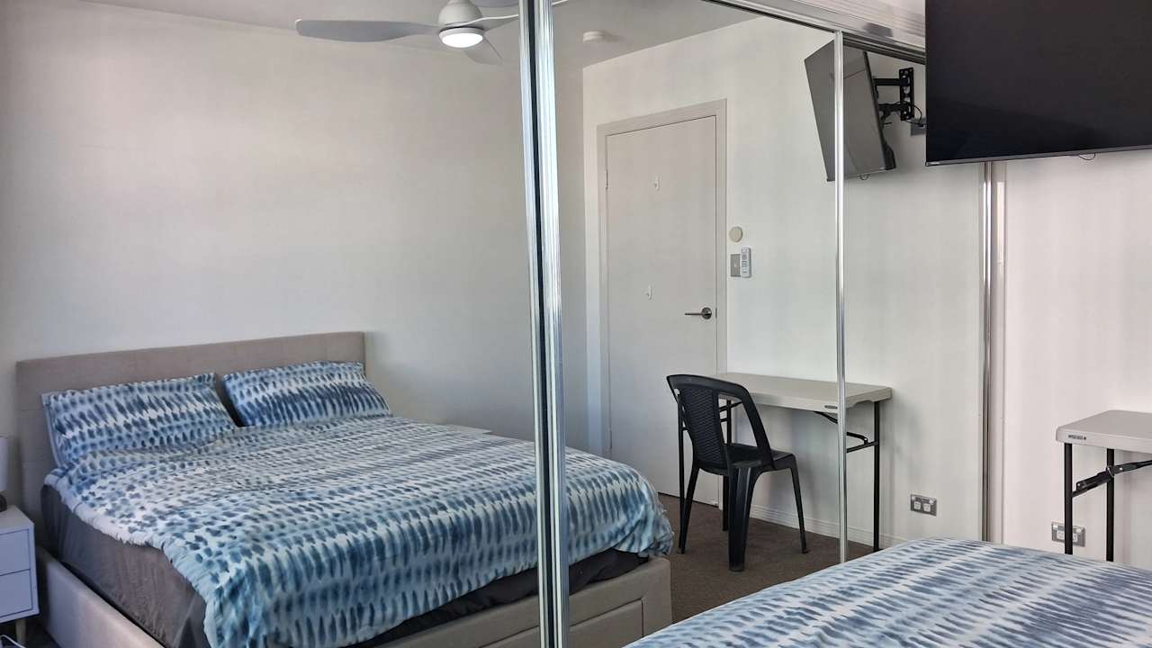 Furnished room in a flatshare