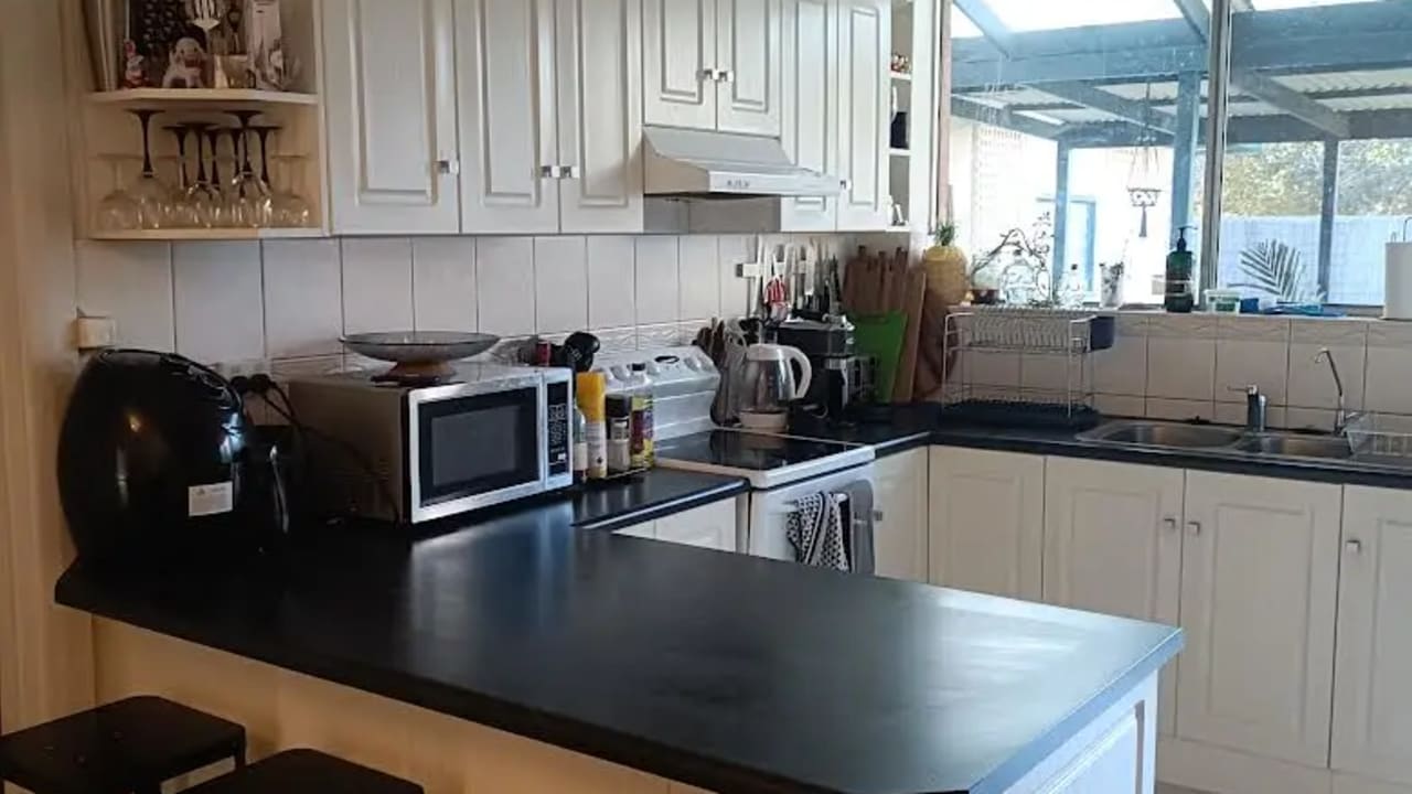 Room in a share house