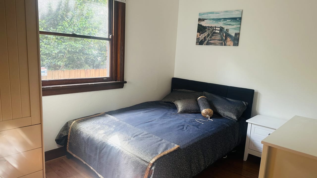 Furnished room in a share house