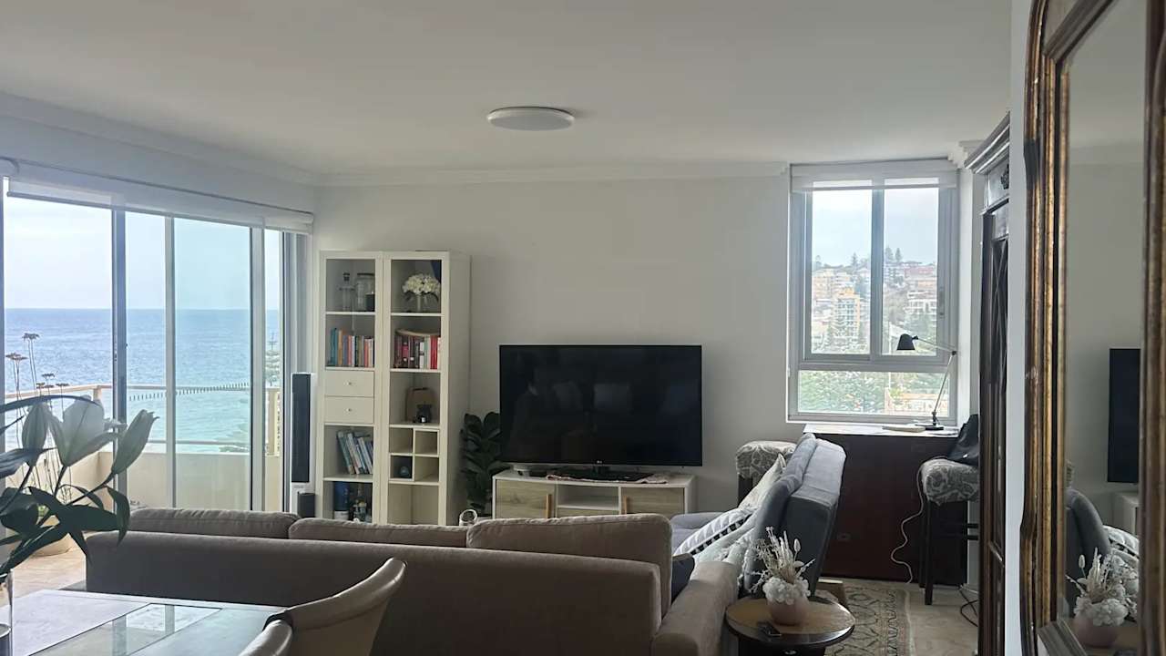 Furnished room in a flatshare