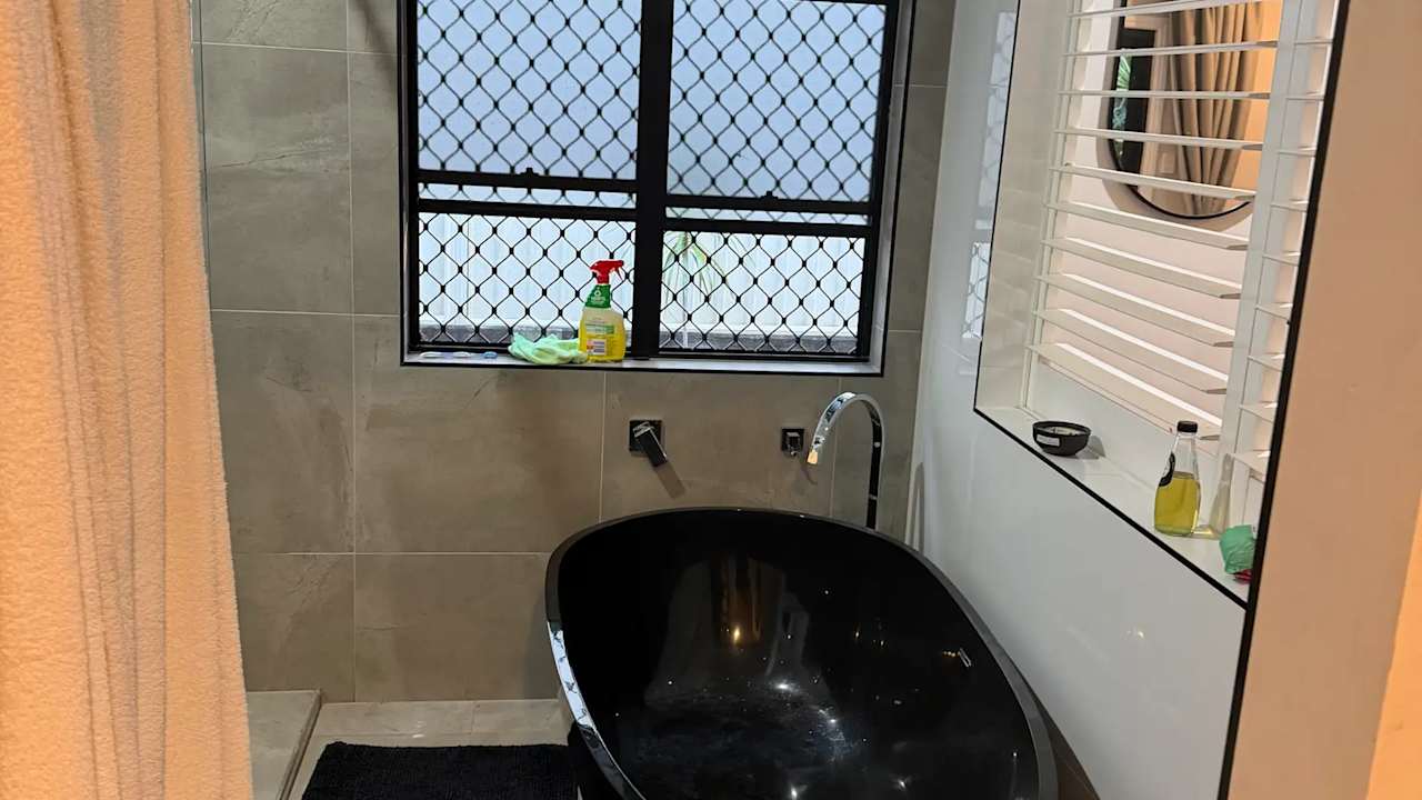 Furnished room with own bathroom