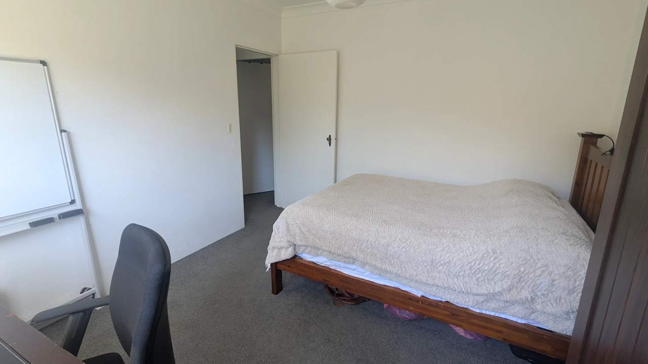 Unfurnished room in a flatshare