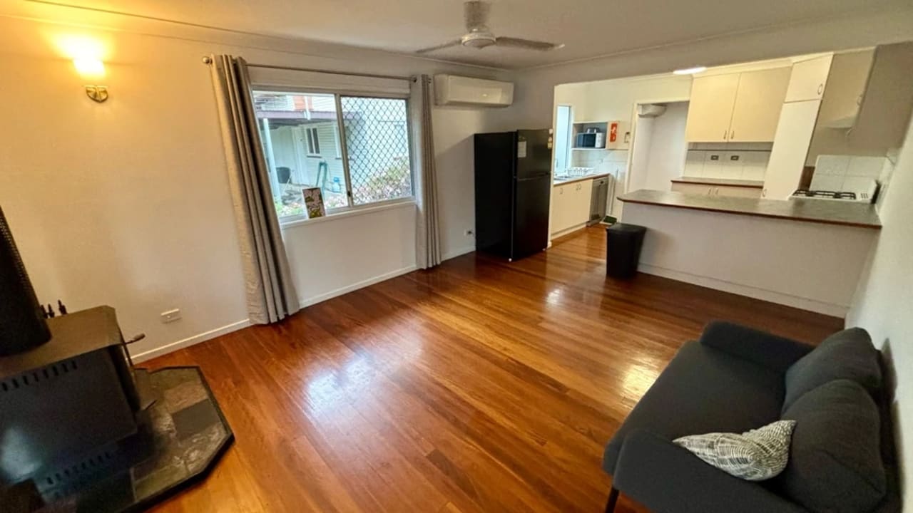 Room in a share house