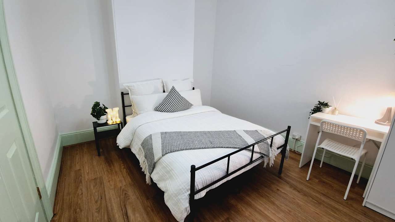 Furnished room in a share house