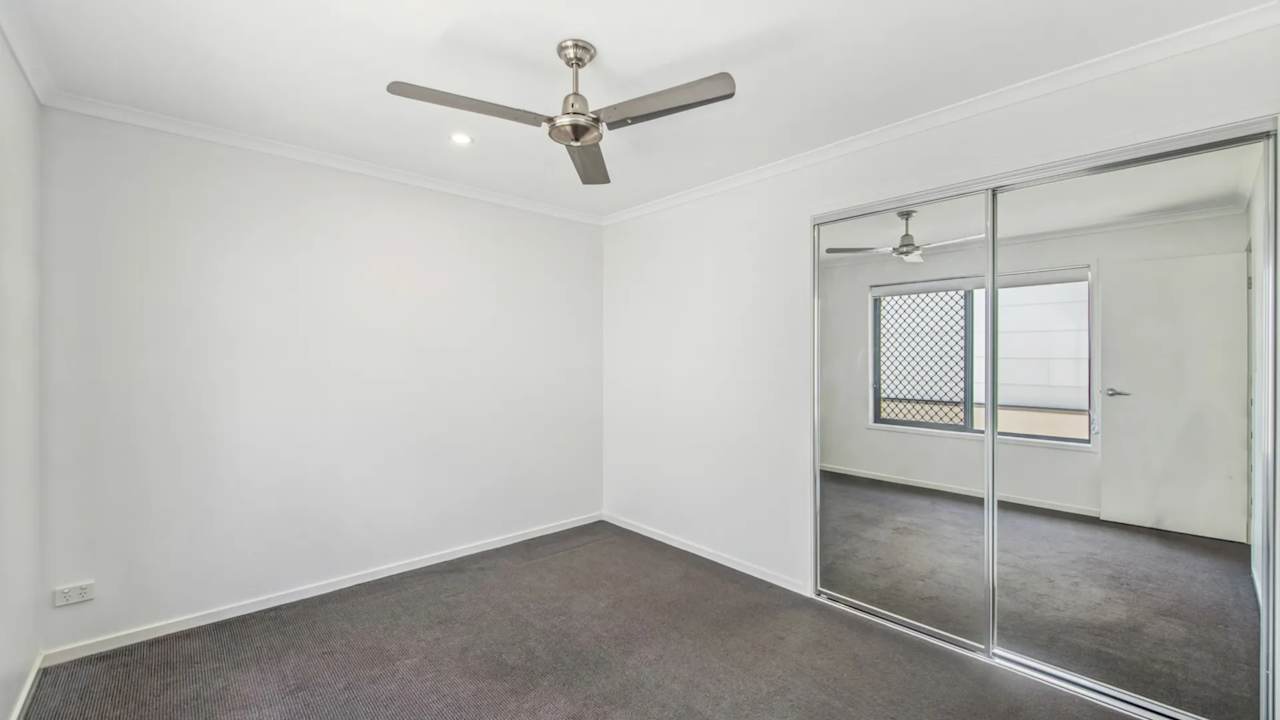 Unfurnished room in a share house