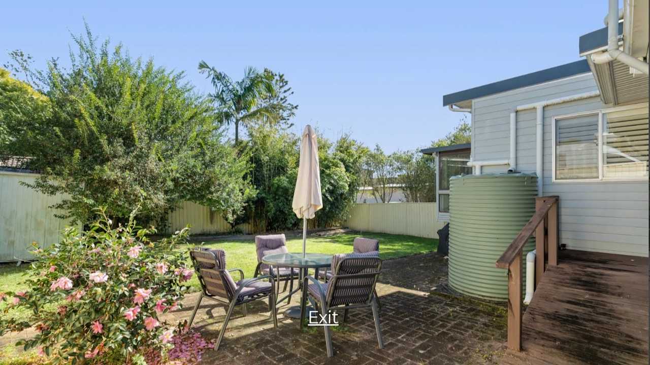 Whole property with 1 room for rent