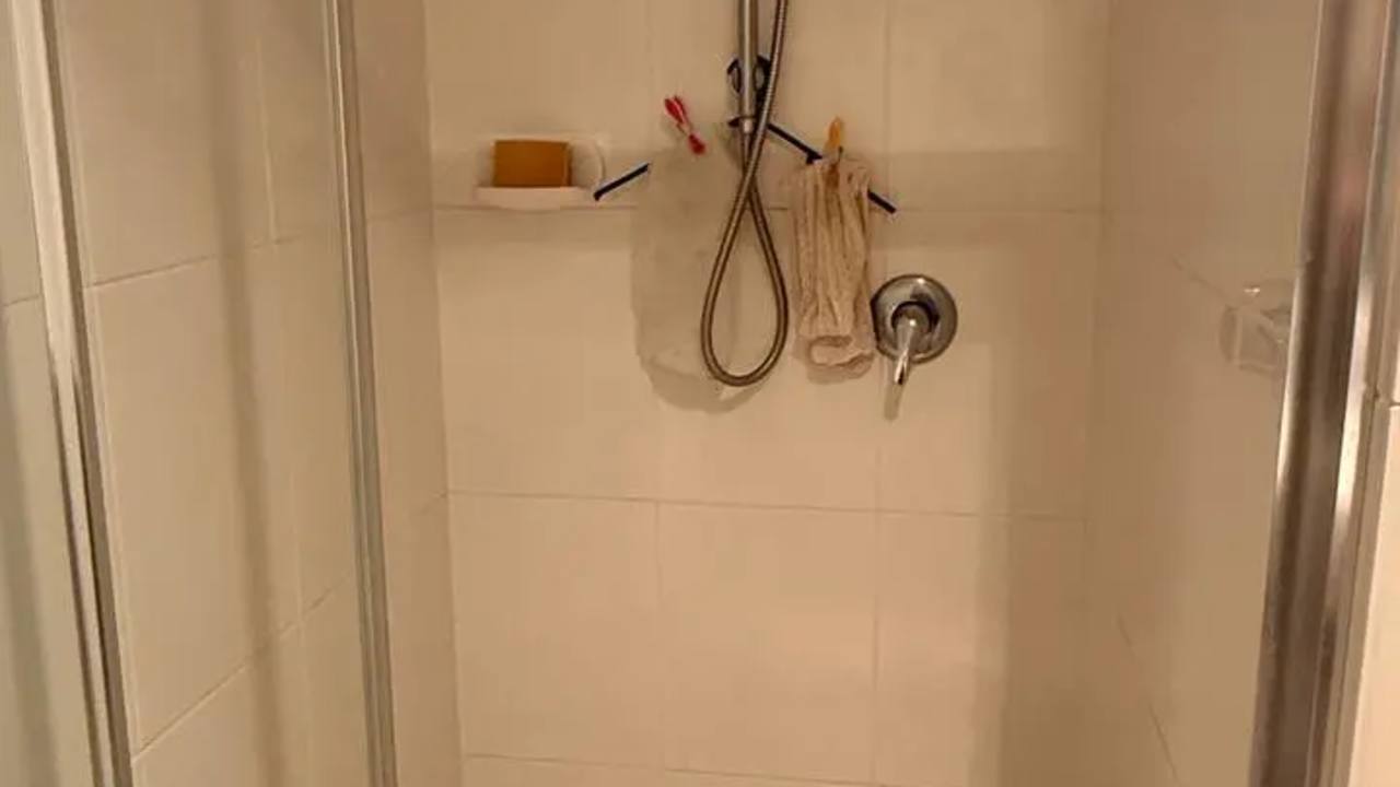 Furnished room with ensuite in a flatshare