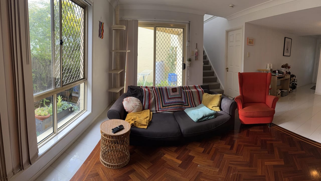 Unfurnished room in a flatshare