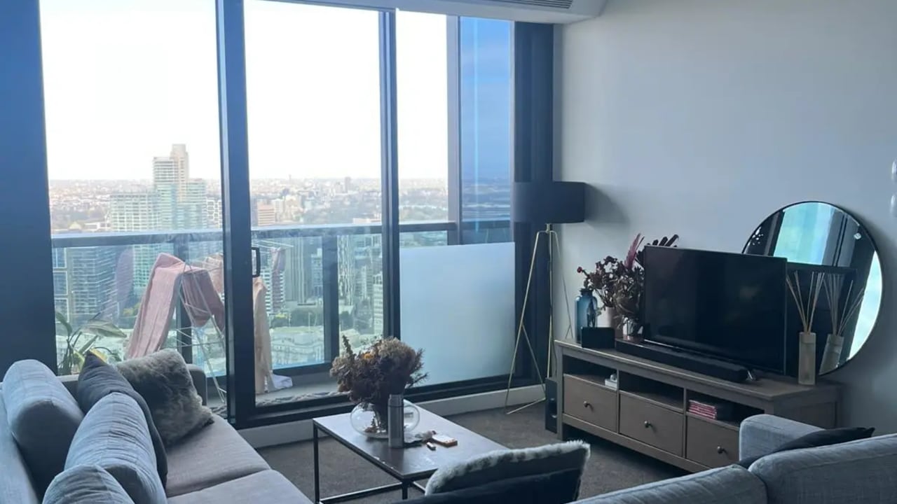 Furnished room in a flatshare