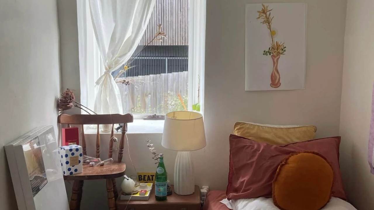 Room in a share house
