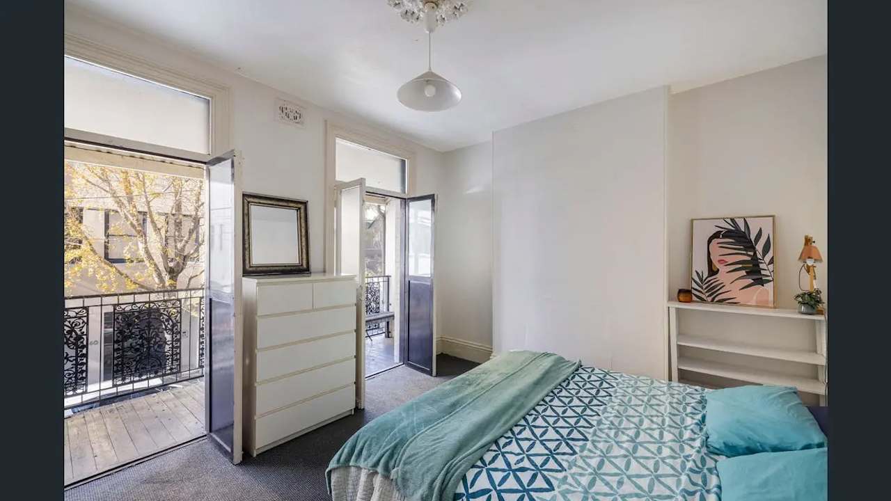 Furnished room in a share house