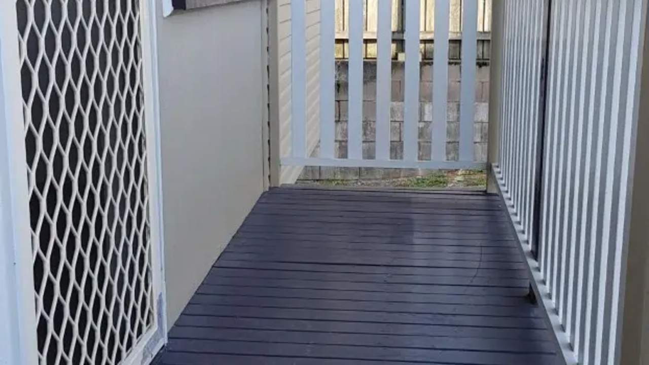 Unfurnished room studio flat for rent