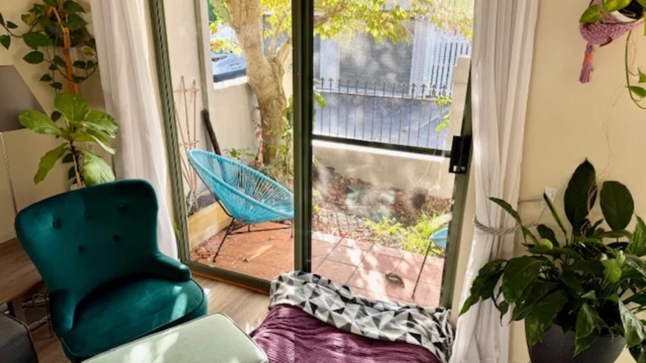 Furnished room in a share house