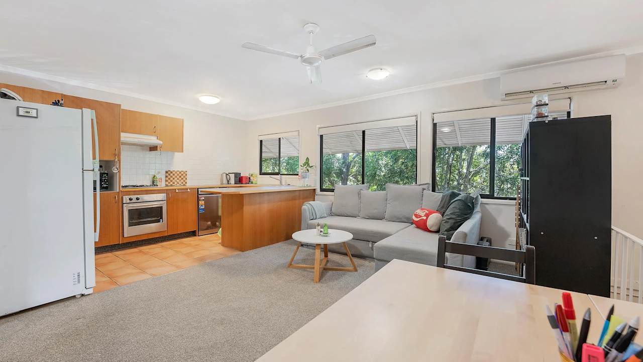 Whole property with 2 rooms for rent