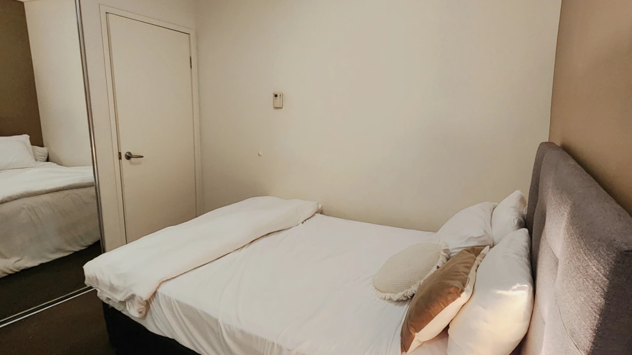 Furnished room in a flatshare