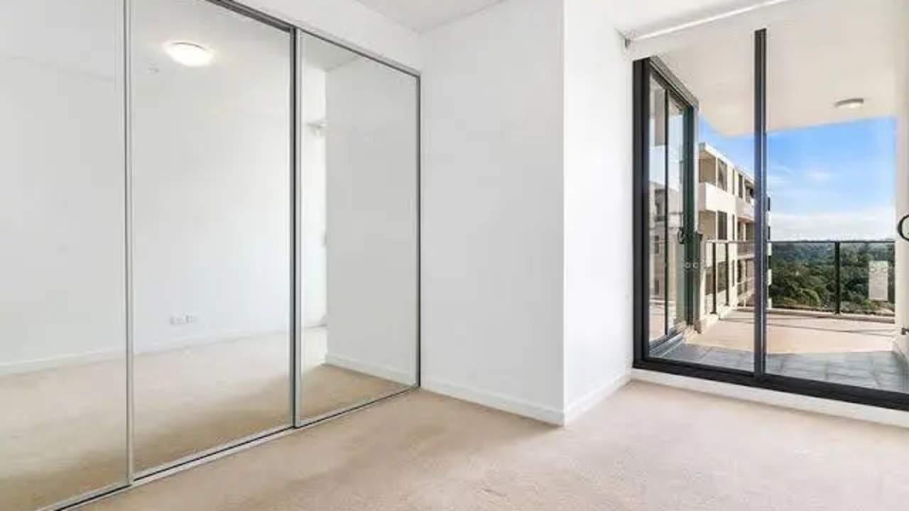 Furnished room with ensuite in a flatshare