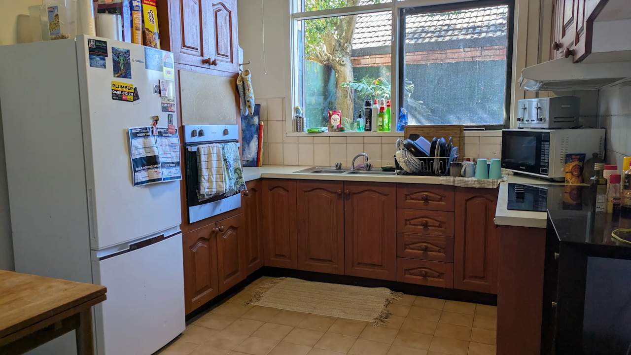 Unfurnished room in a flatshare