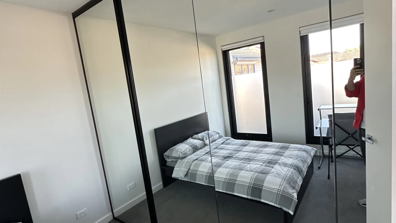 Furnished room with own bathroom