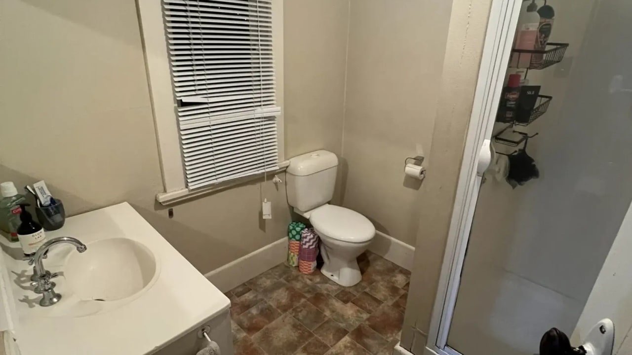 Unfurnished room in a share house