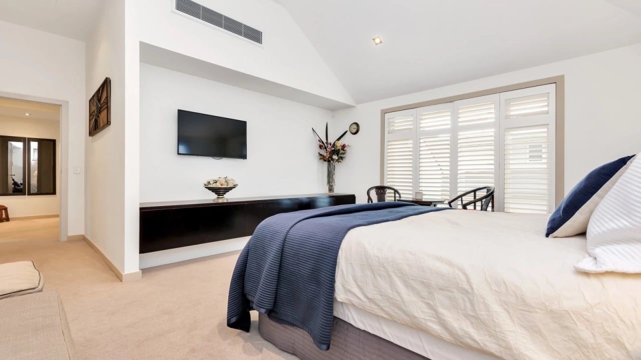 Furnished room with ensuite in a share house
