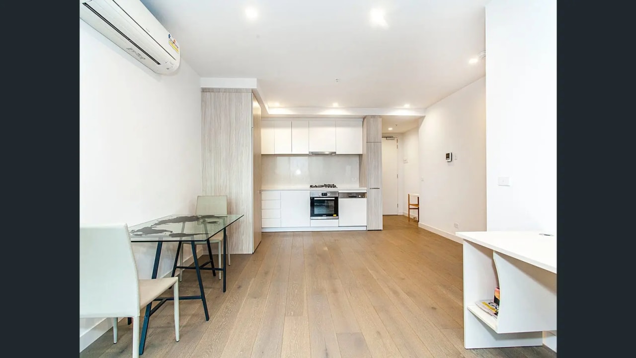 Furnished room with own bathroom