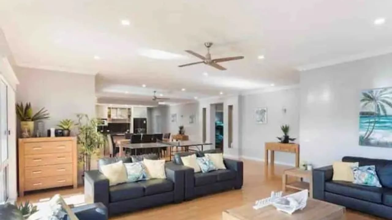 Furnished room in a share house