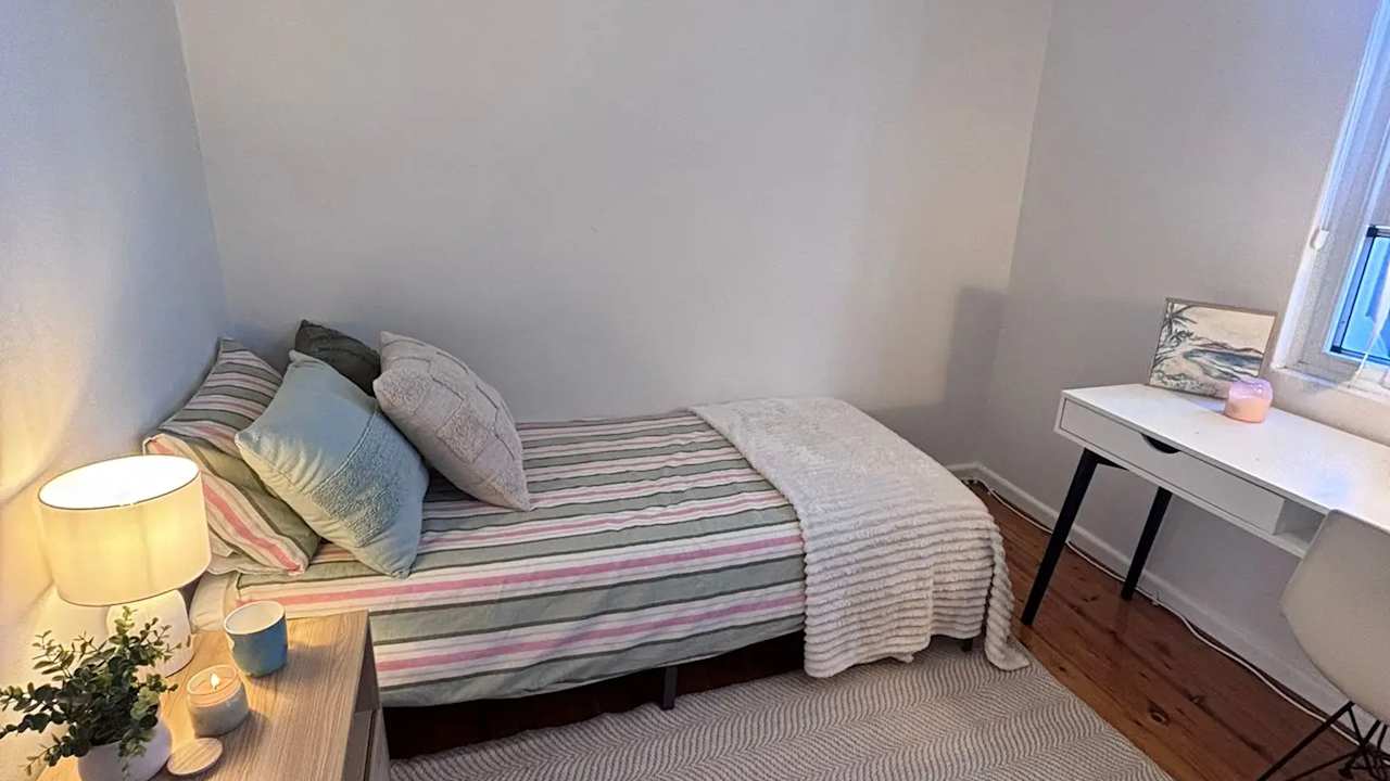 Room in a share house
