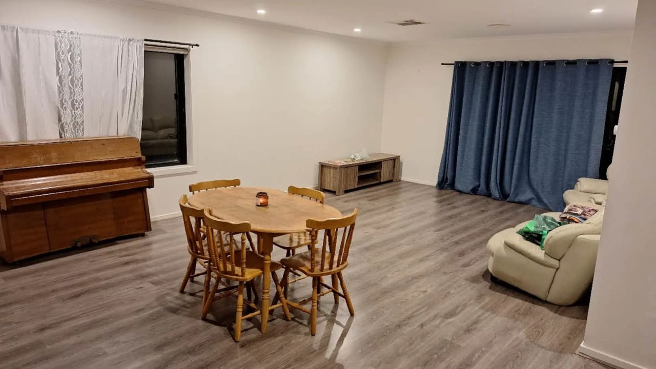 Unfurnished room in a share house