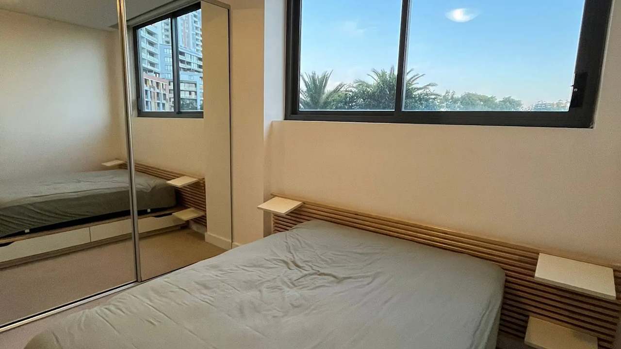 Furnished room in a flatshare